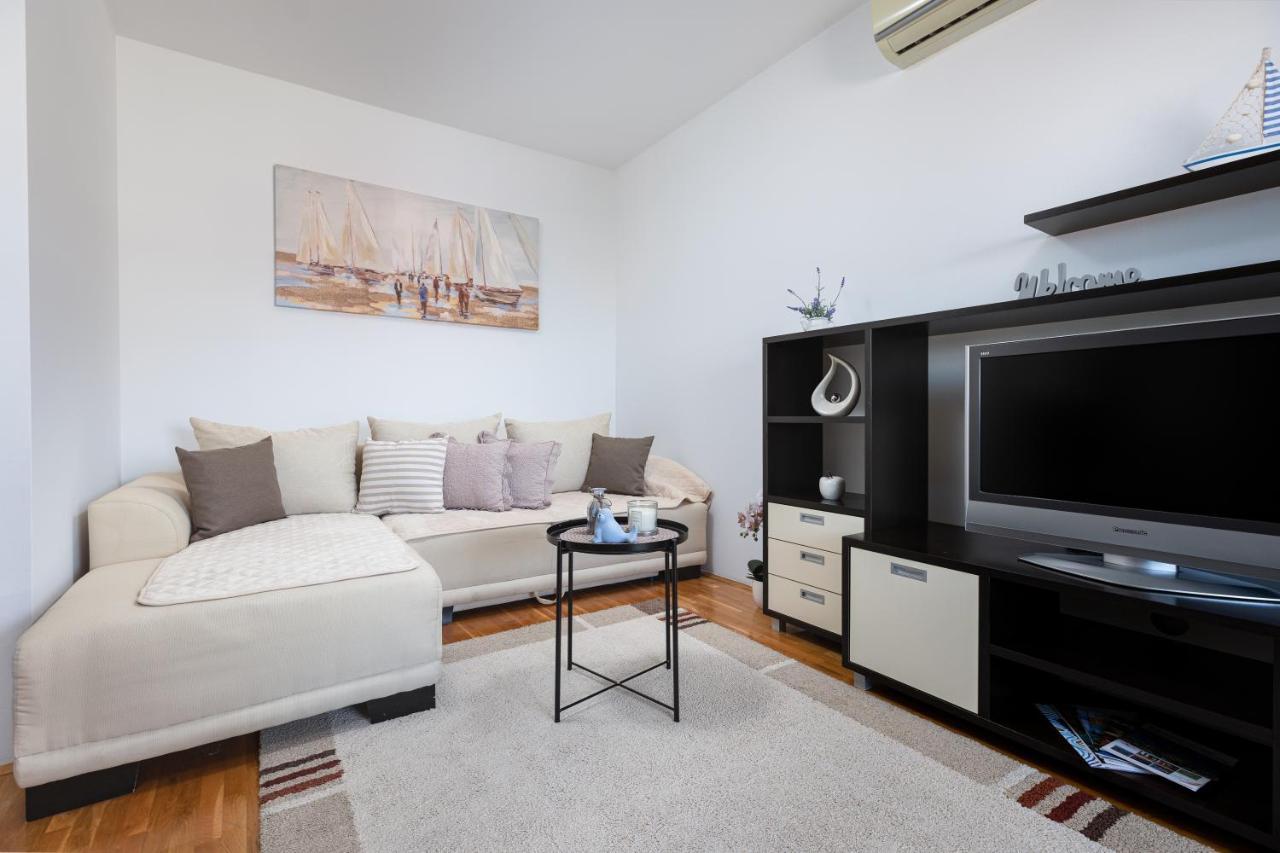 Karlita Apartment Солин Екстериор снимка
