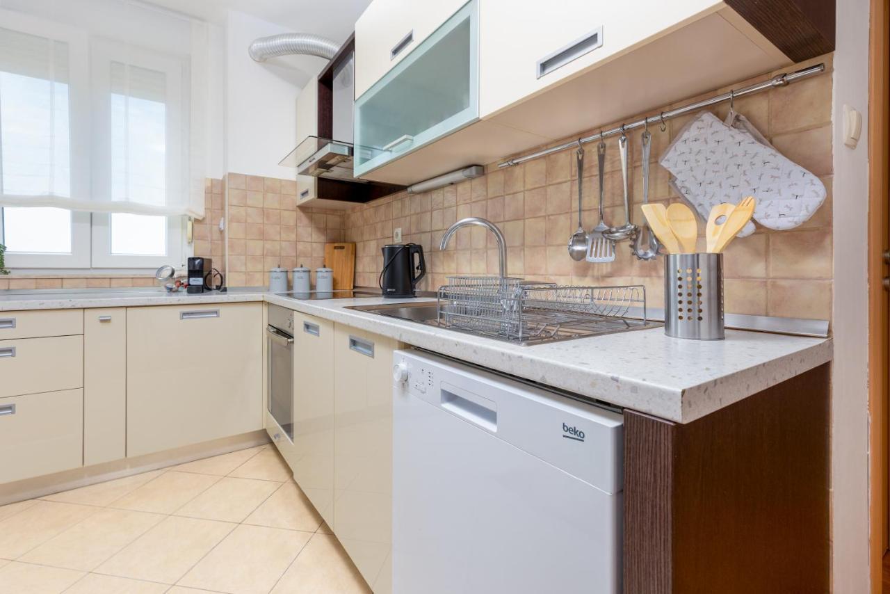Karlita Apartment Солин Екстериор снимка
