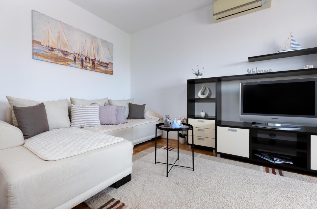 Karlita Apartment Солин Екстериор снимка