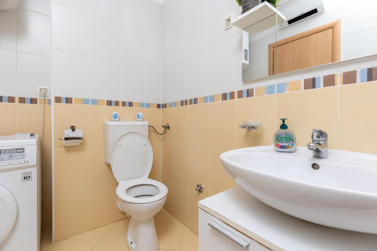 Karlita Apartment Солин Екстериор снимка